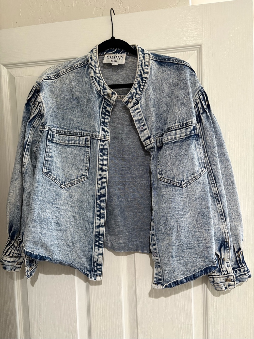 Light Wash Puff-Sleeve Denim Jacket